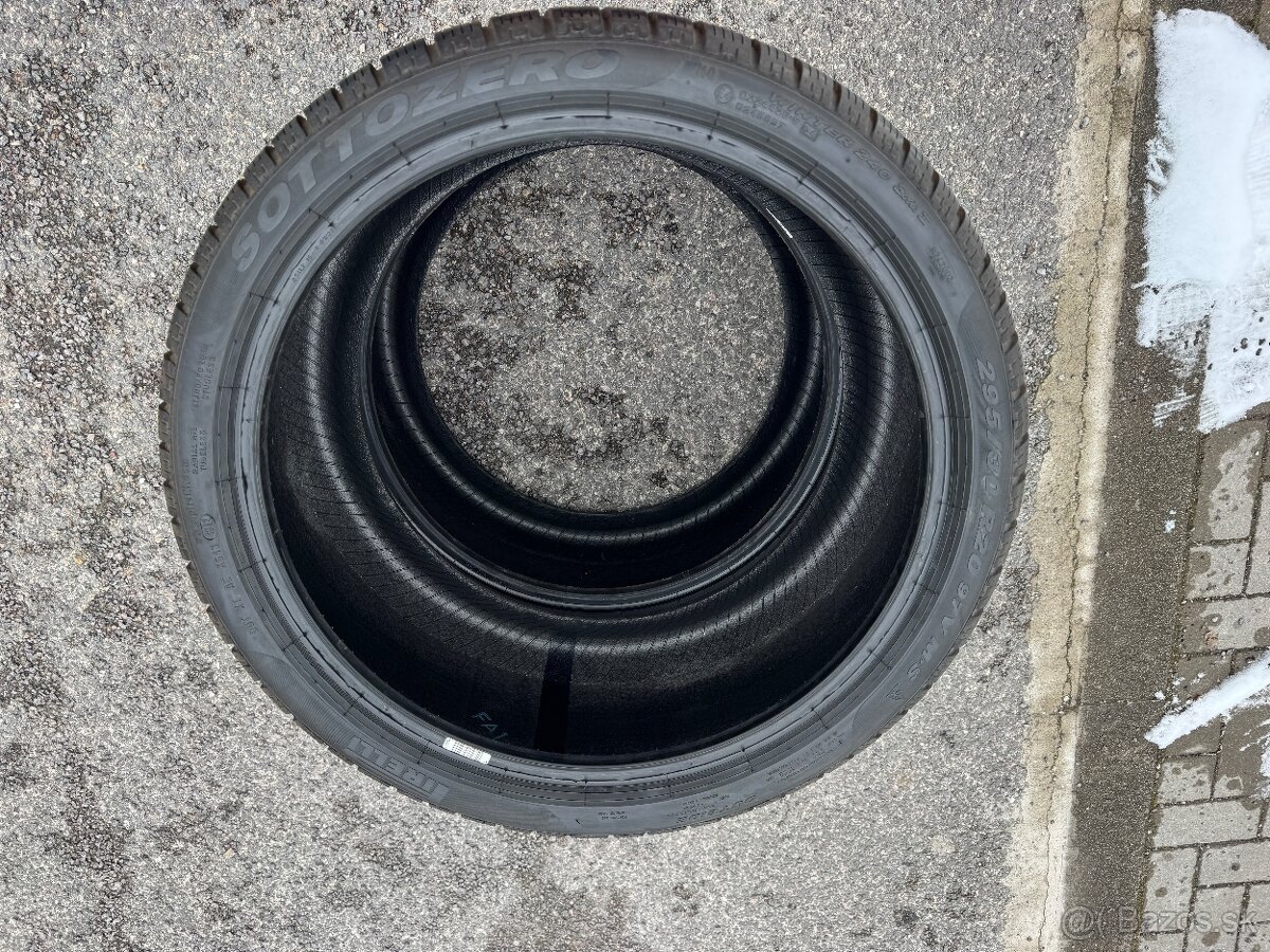 295/30R20 Pirelli - 2