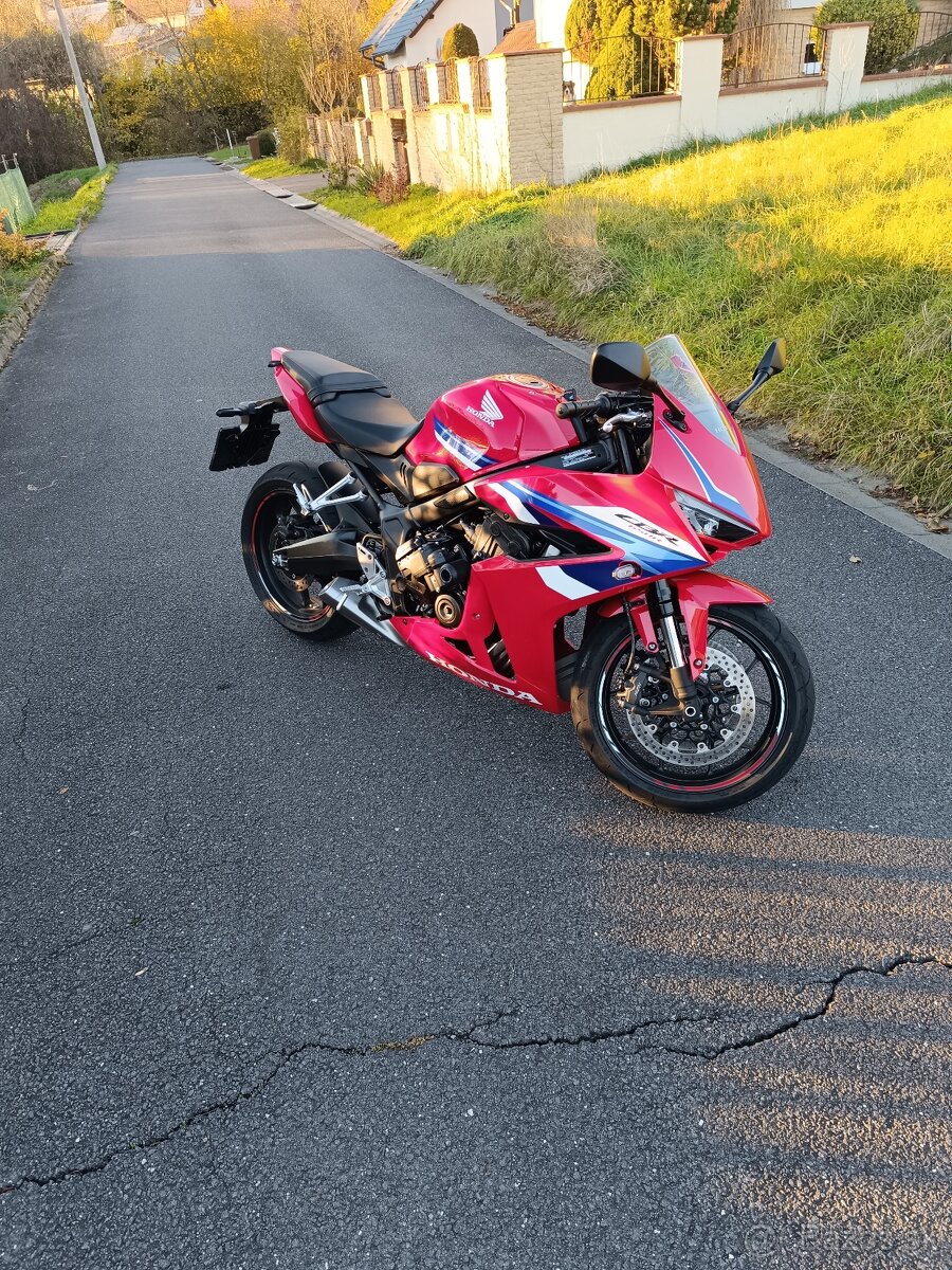 Honda CBR 650r - 2