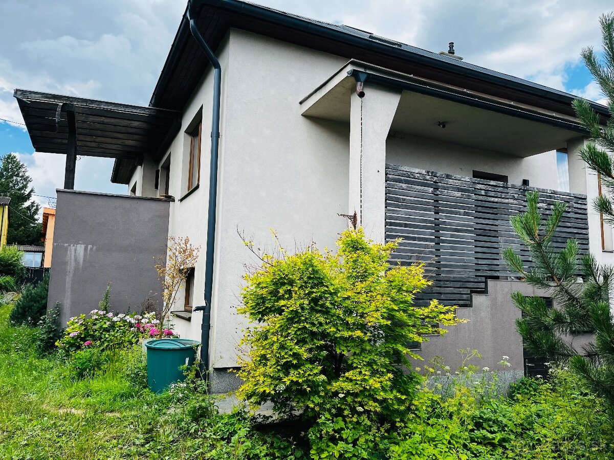 VÝNIMOČNÝ dvojgeneračný rodinný dom, 903m2, PO - 2