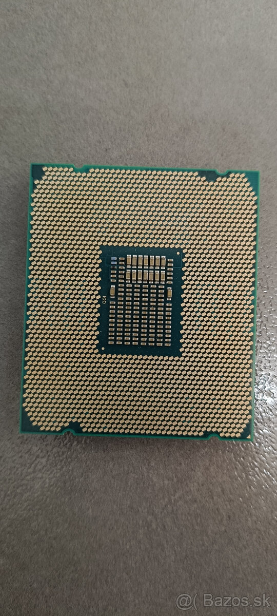 Intel® Xeon® W-2235 Processor - 2