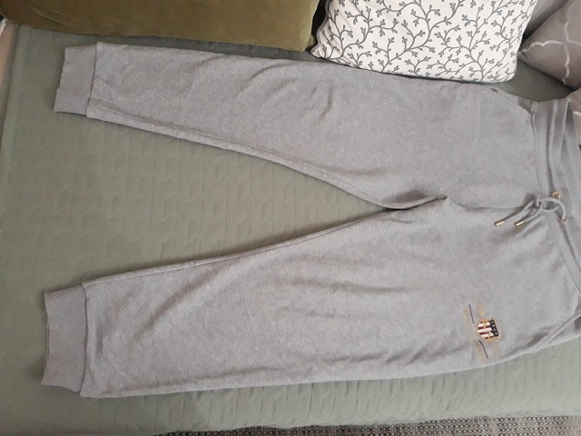 Predám pánske tepláky zn. Gant, veľkosť XL - 2