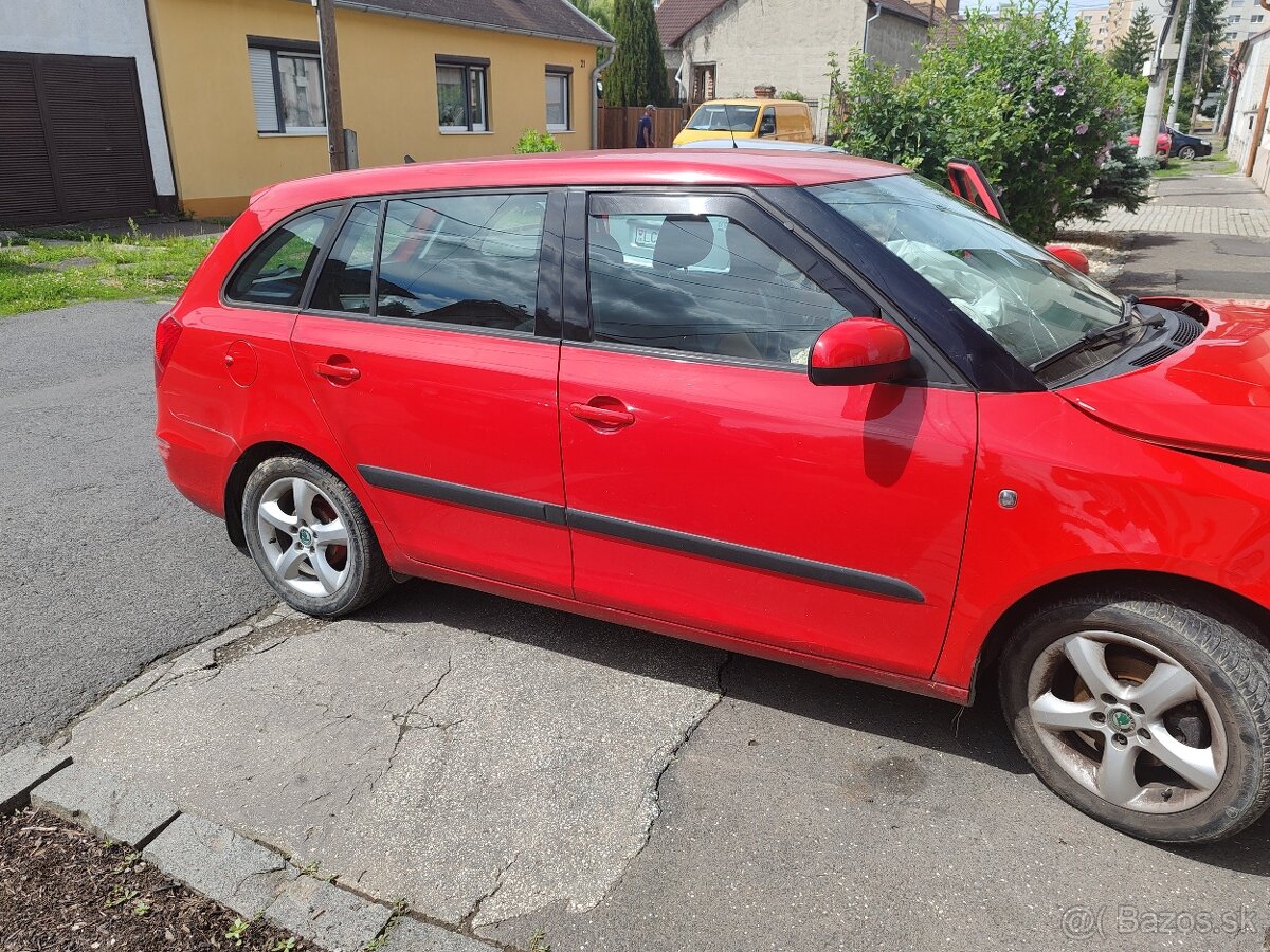 ŠKODA Fabia 2 1.2HTP 51KW 123.000KM ND - 2