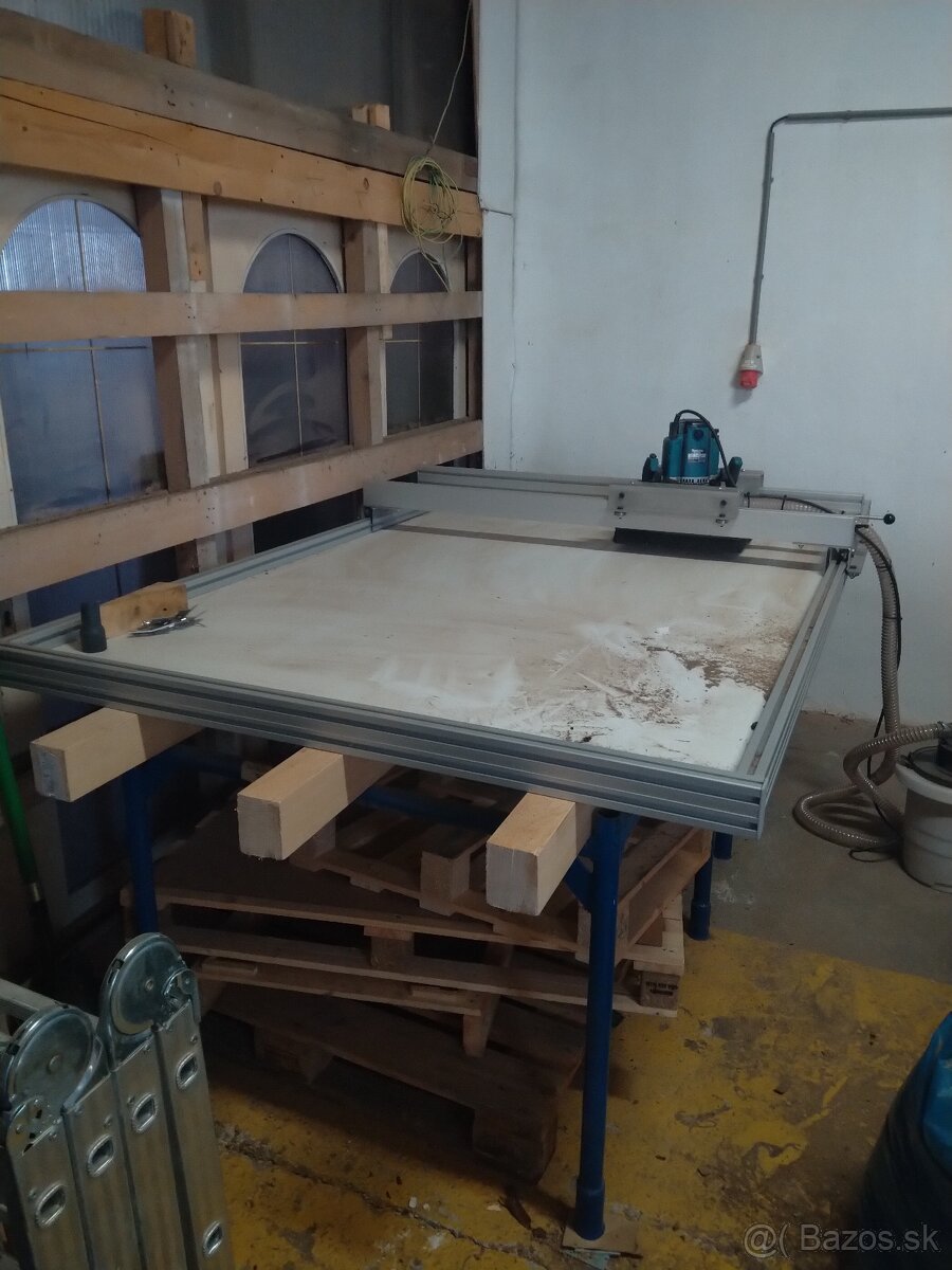 Predám zrovnávací frézovací stôl - 2