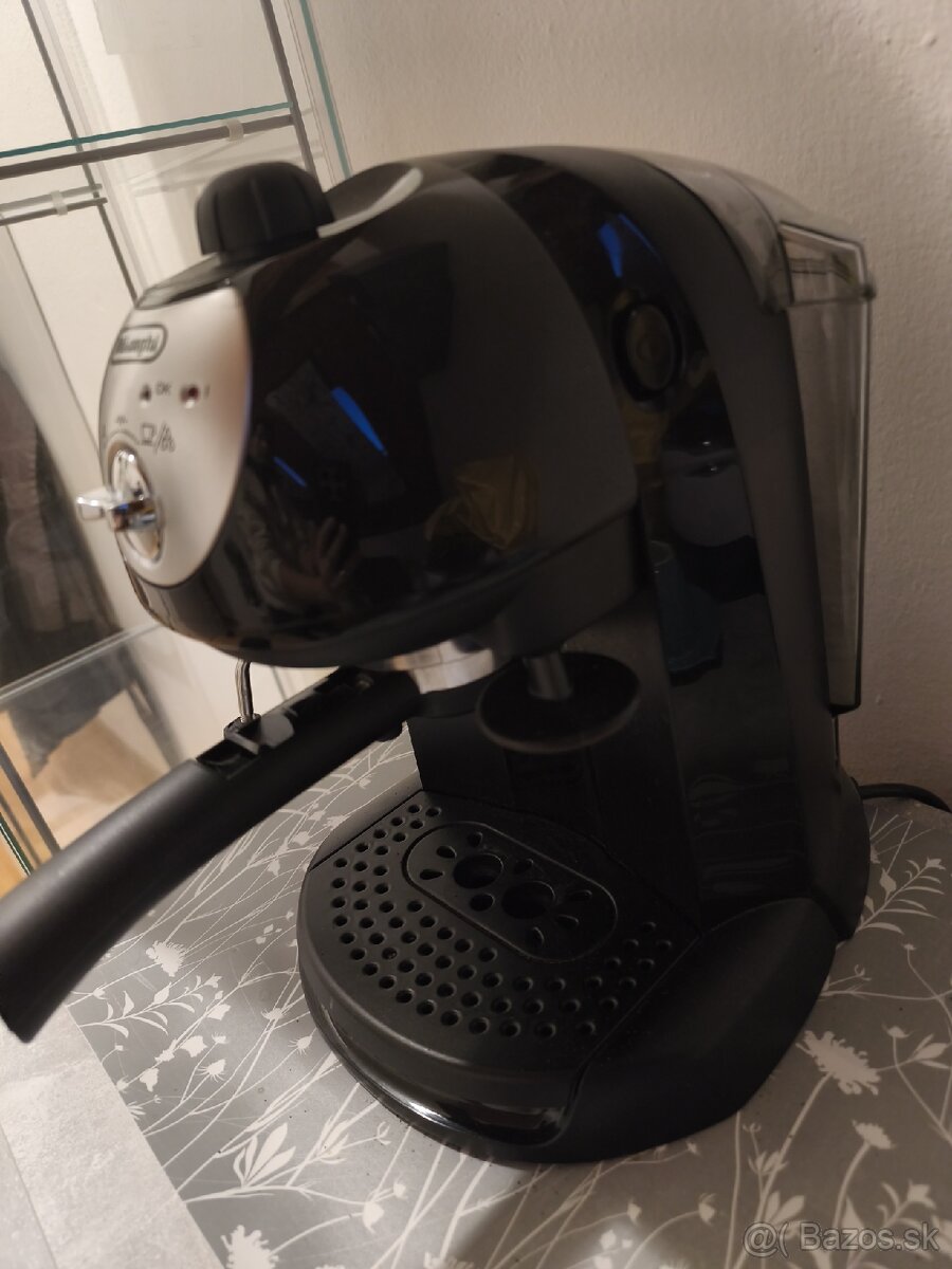 Delonghi kávovar - 2