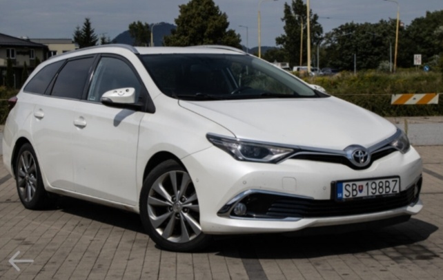 TOYOTA AURIS TOURING SPORT - 2