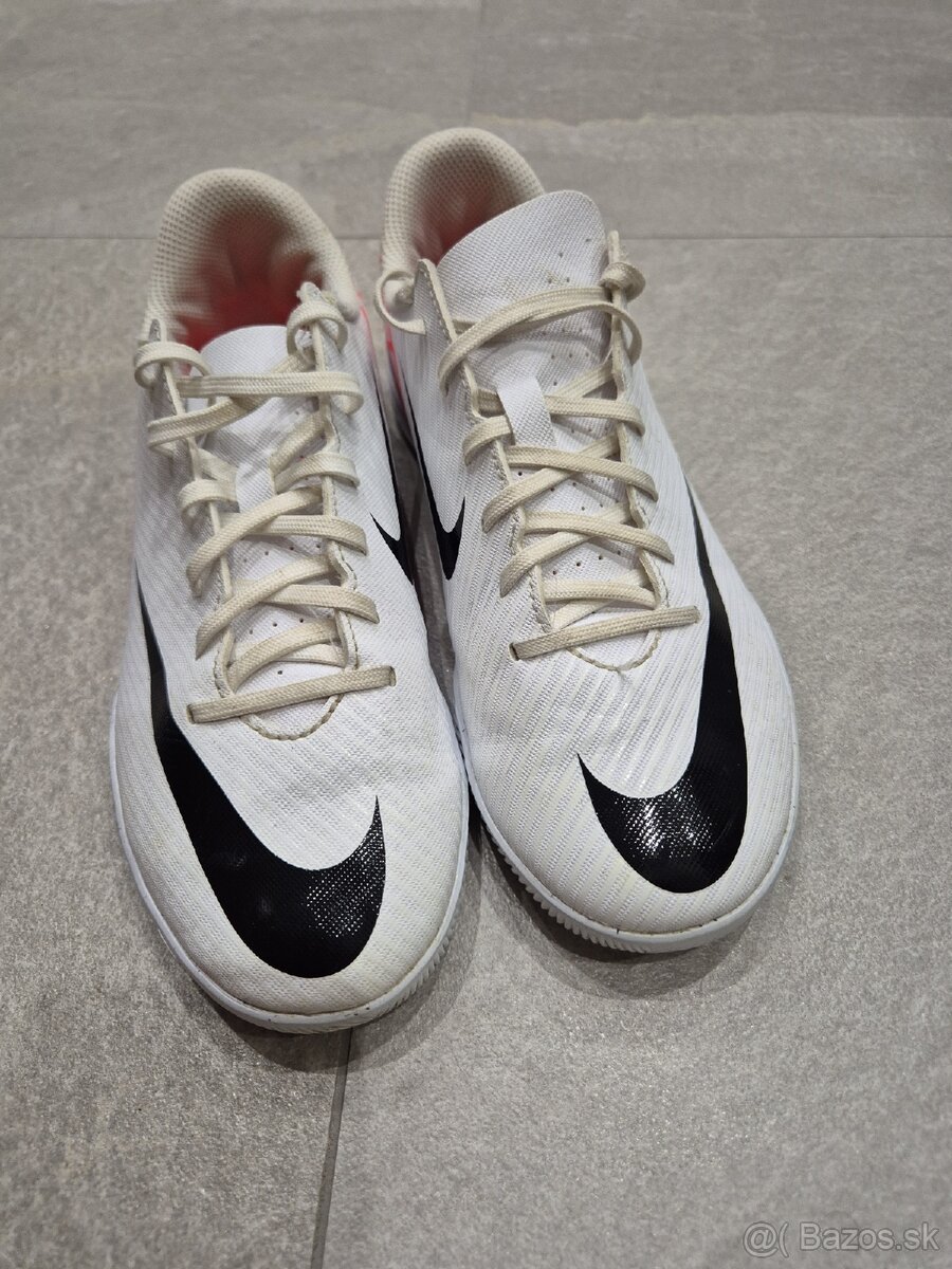 Halové tenisky Nike č.37,5 - 2