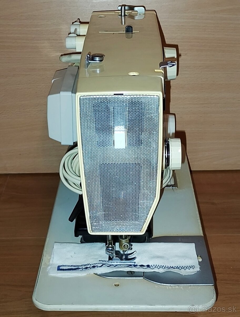 Elektrický šijací stroj Veritas. - 2