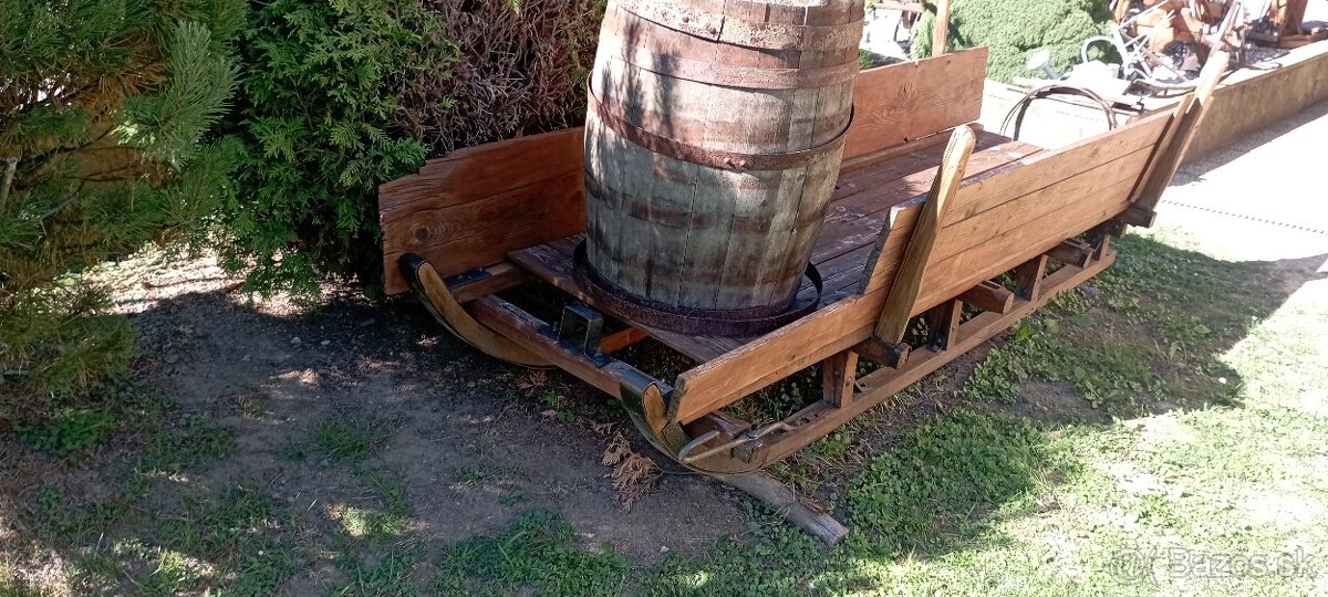 Staré drevené konské sane - 2