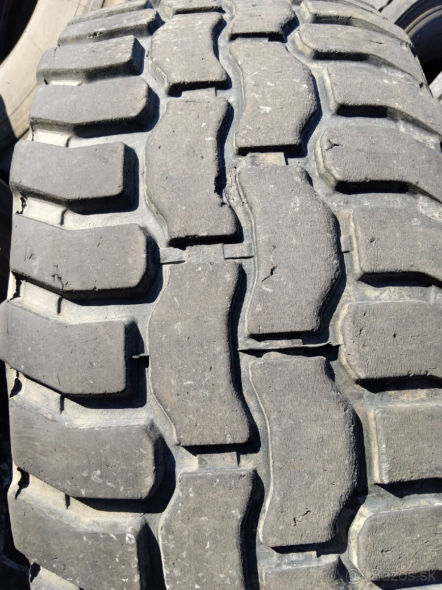 Predám pneu 18 R 22.5 Barum - 2