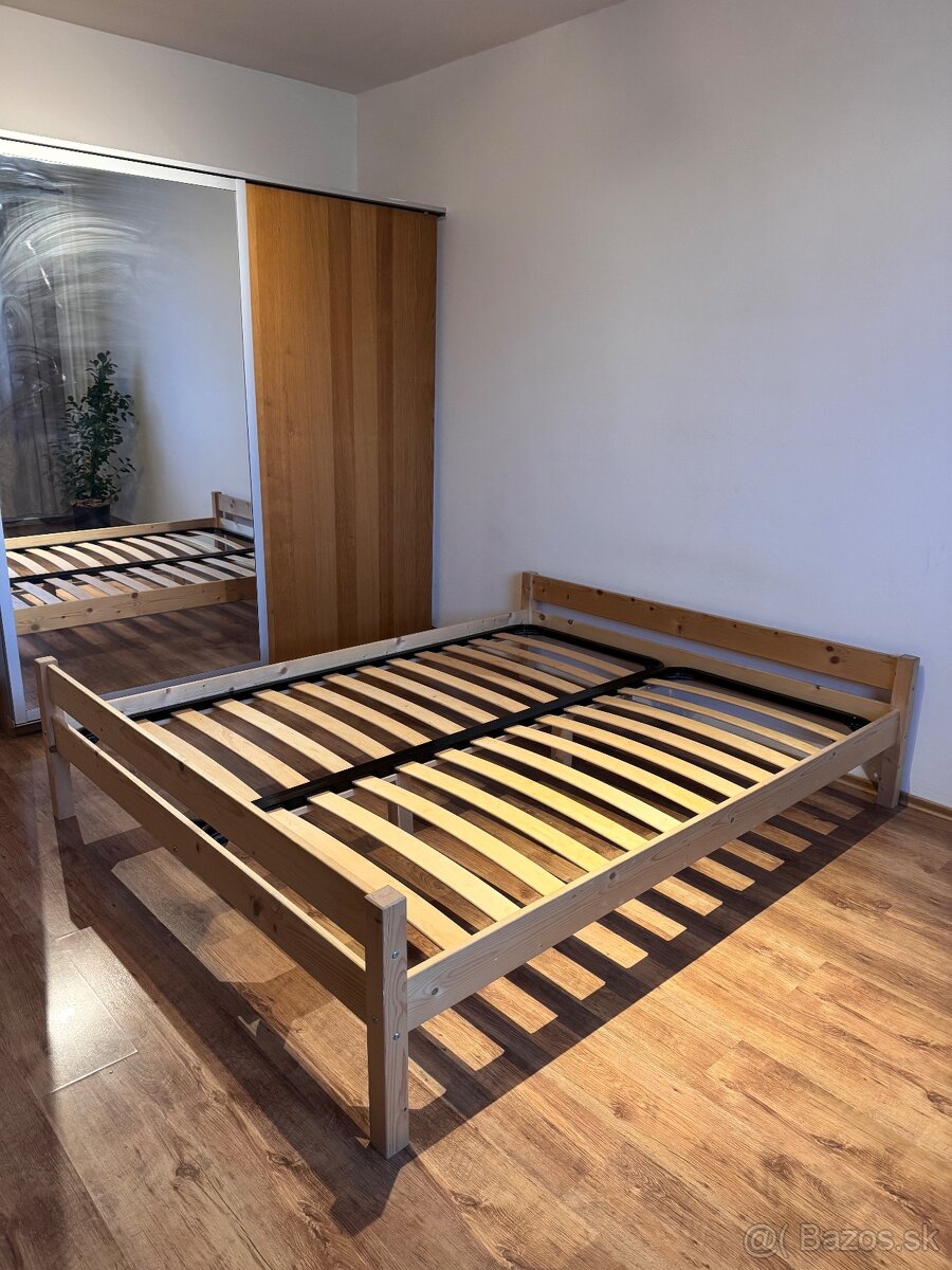Darujem drevenu manzelsku postel 160x200, BA- Dubravka - 2