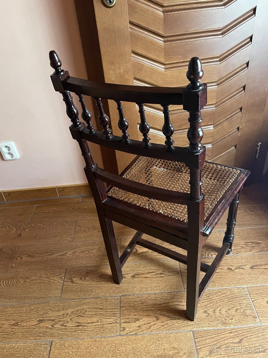 Starožitna stolička - 2