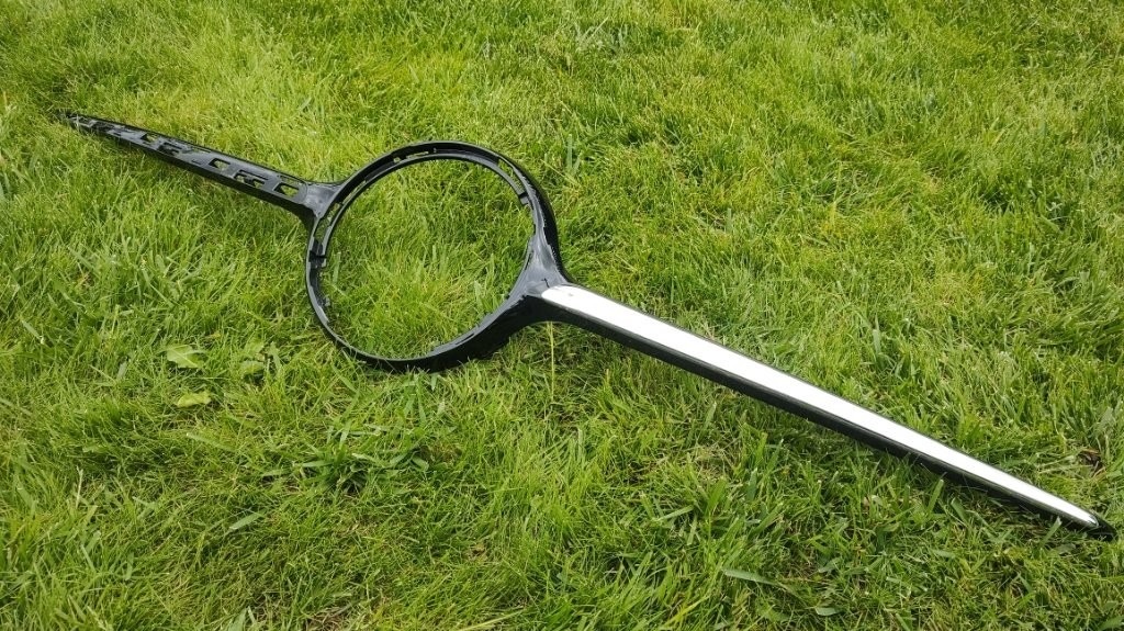 Mercedes C class W206 2021 - maska logo znak AMG - 2