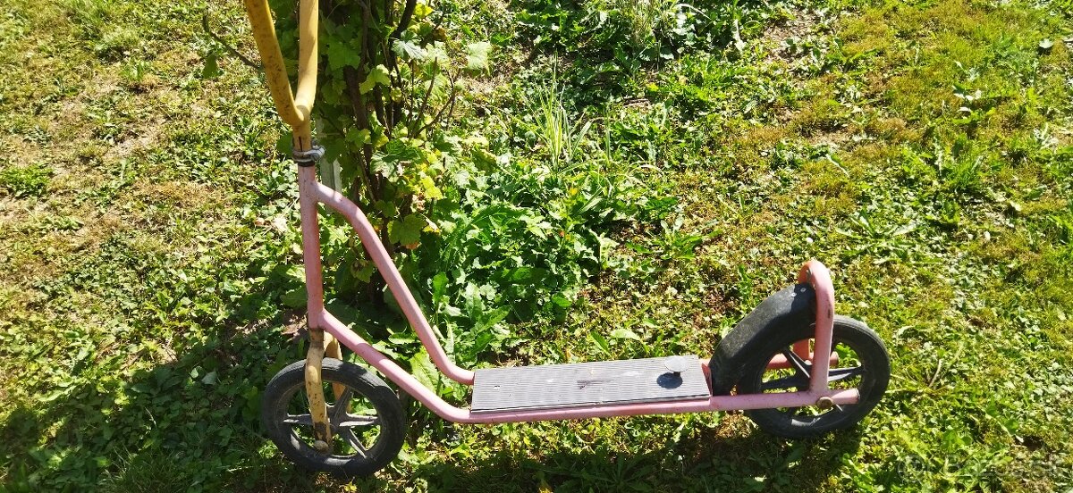 Stará kolobežka a bycikel - 2