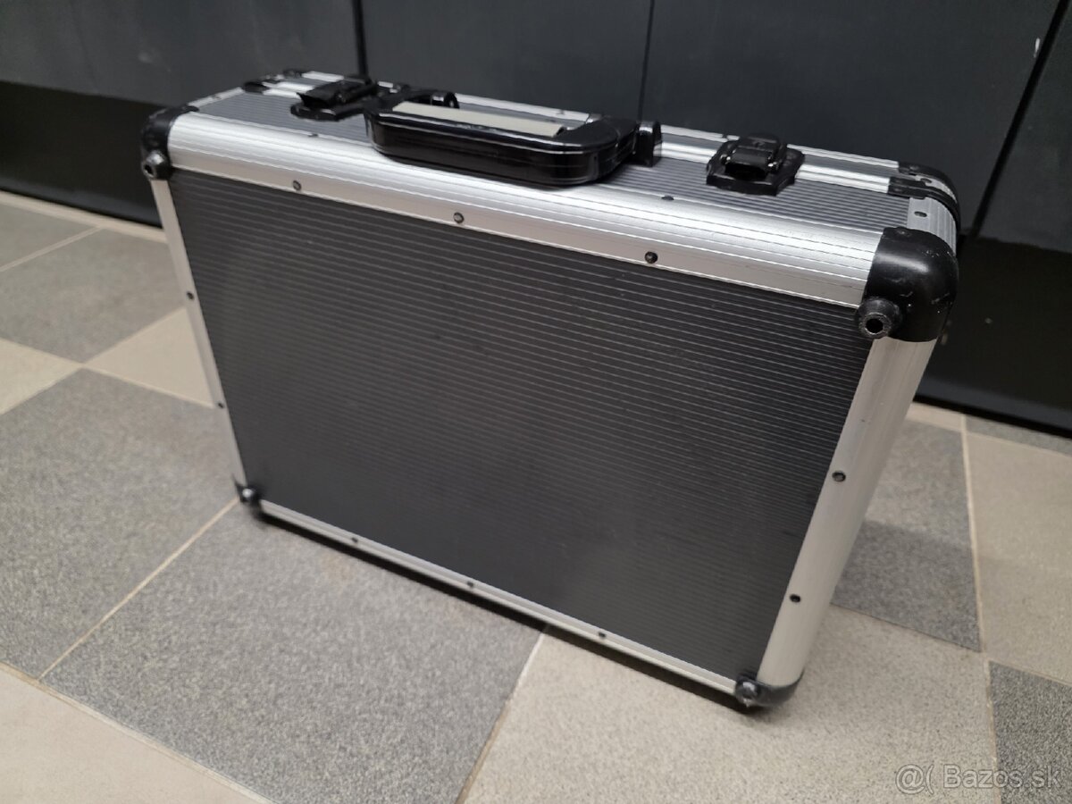 Kufrík na náradie - 2