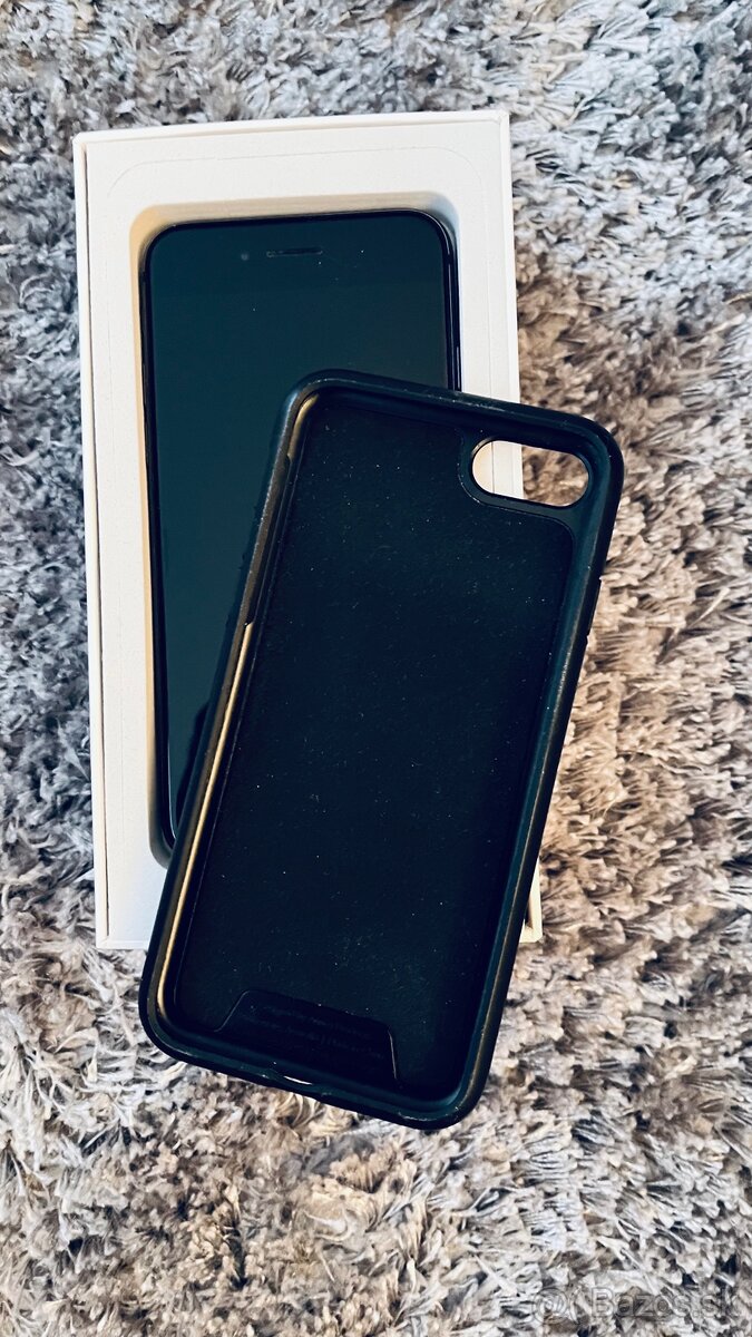 iPhone 8 64 GB, 100% batéria - 2