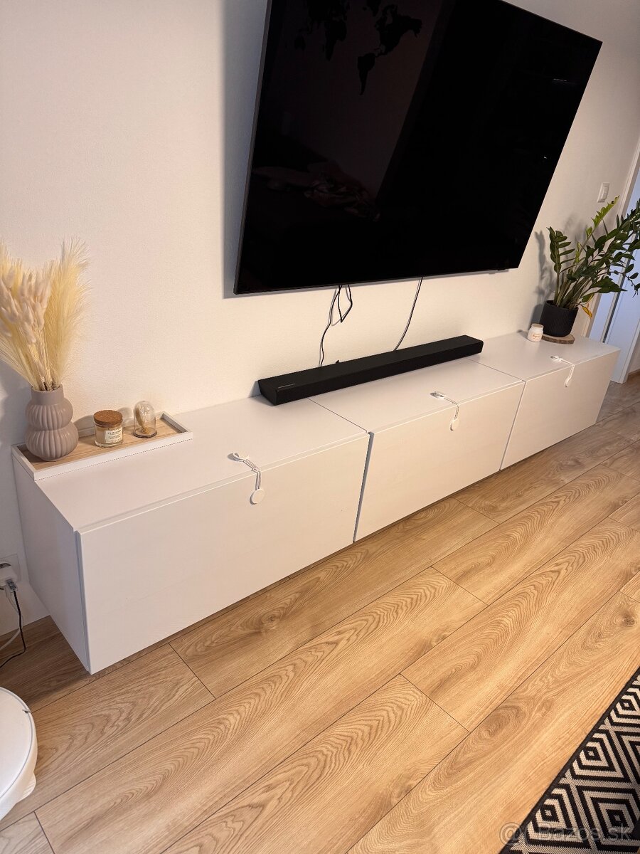 Biela obývacia stena - 2