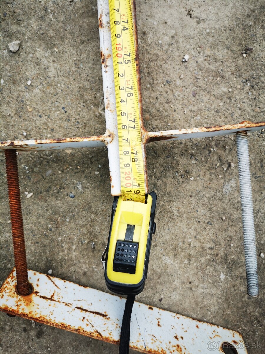 Rozpery na montaz plotu - 2