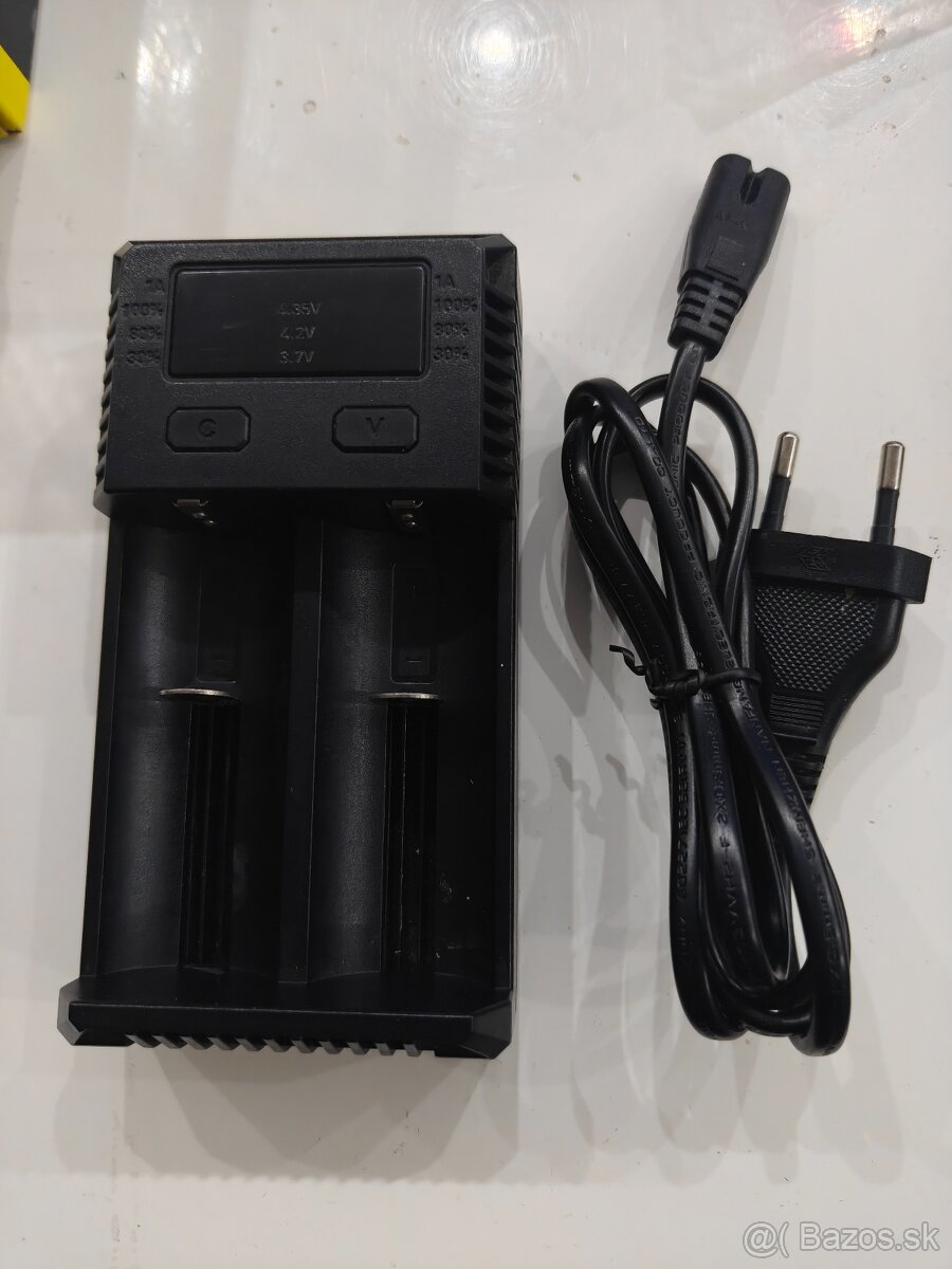 Inteligentná univerzálna nabíjačka batérií - 2