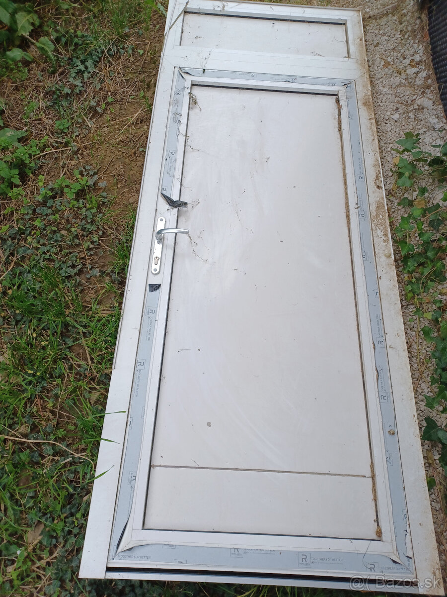 Predam vstupne dvere - 2