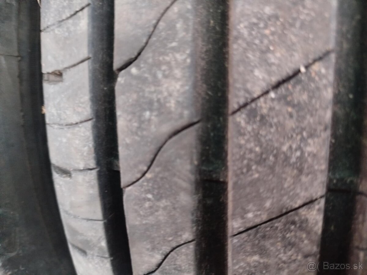 Goodyear Efficientgrip 2 215/60 R17 96H (08/24) - 2