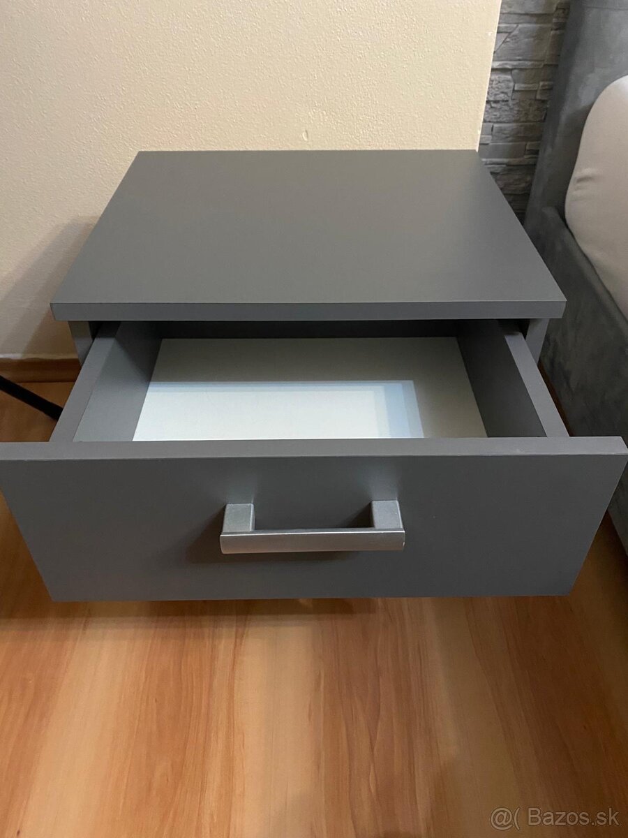 Nočný stolík - 2