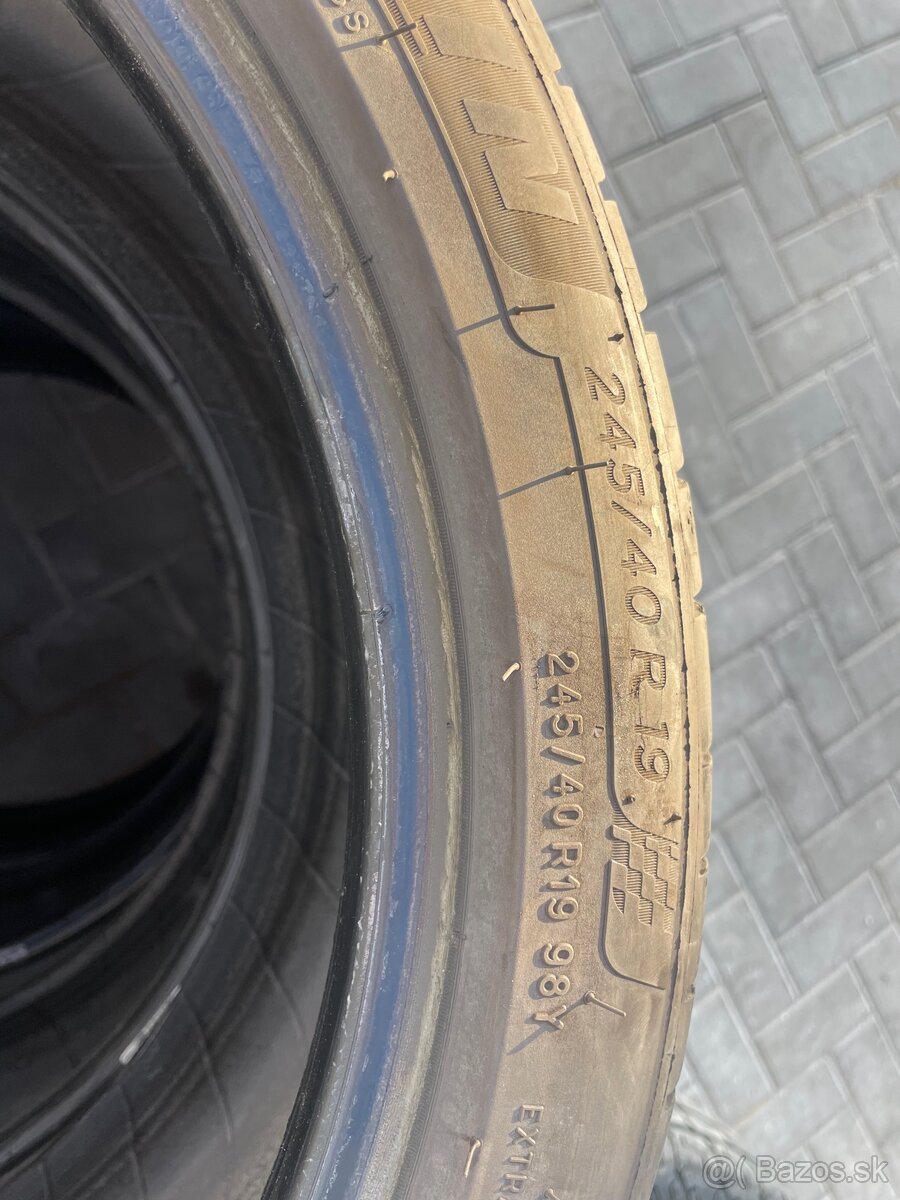 Michelin 245/40 R19 - 2