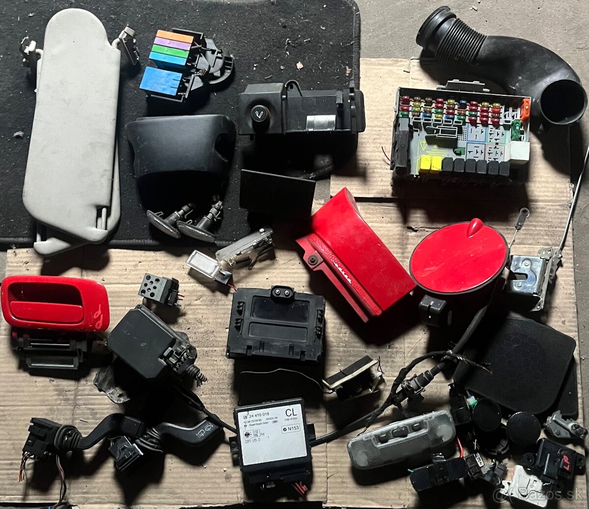 Vsetko komplet za 100e Opel Zafira A cervena - 2