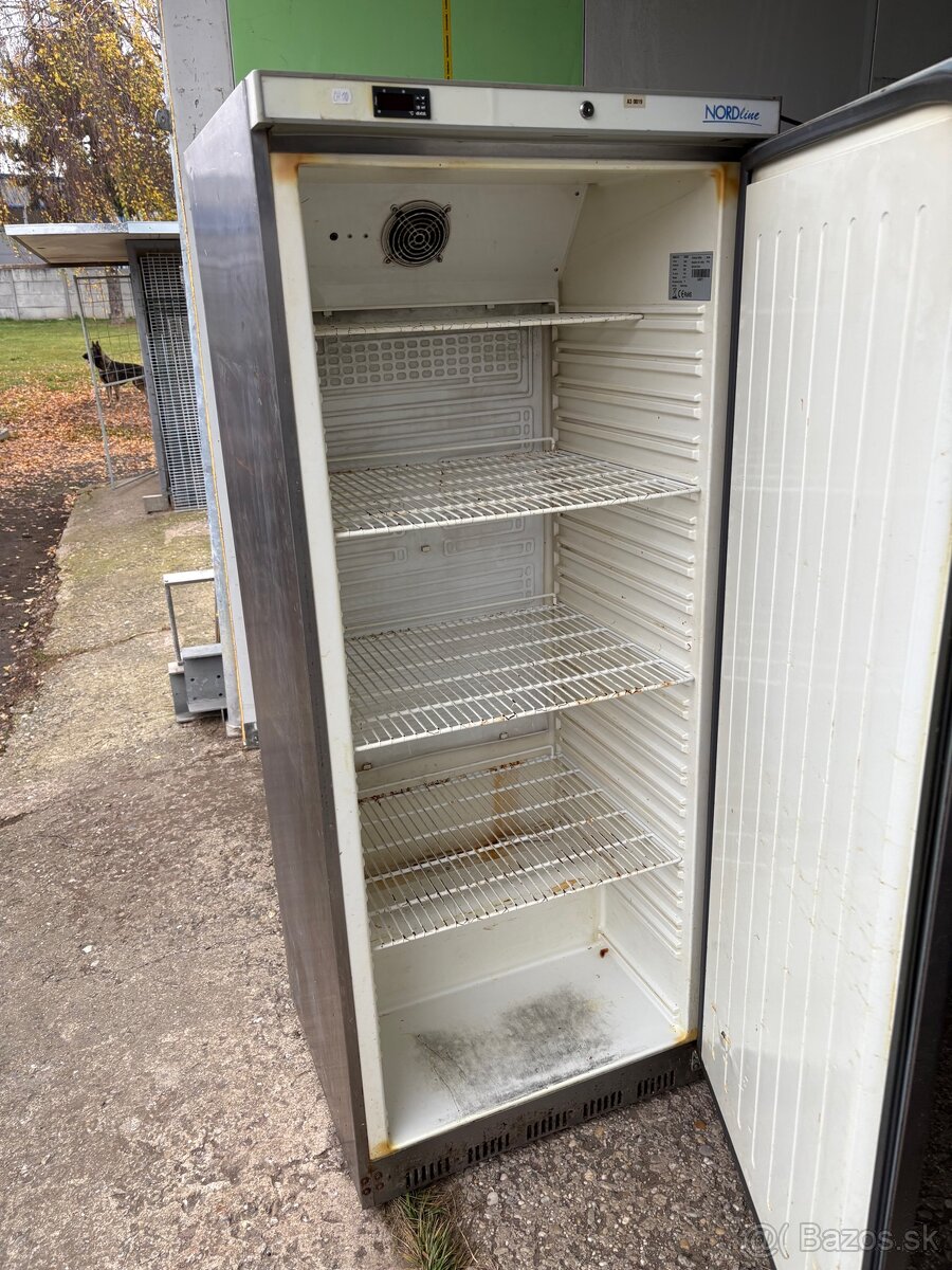 Nerezova chladiaca skrina - 2