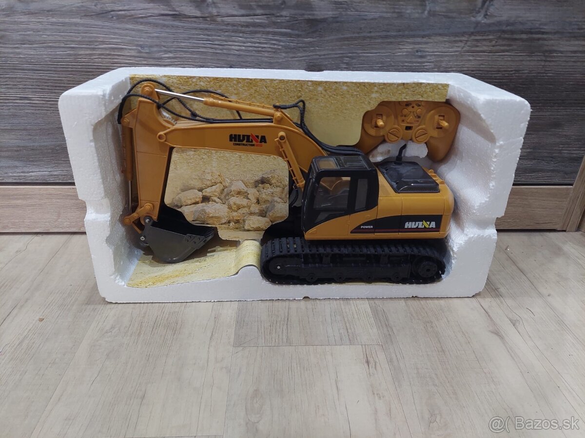 Velky bager na dialkove_REZERVOVANE - 2