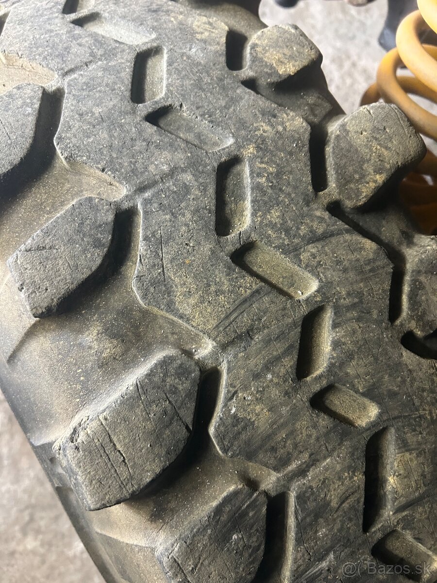 38x13 R16 Super Swamper TSL