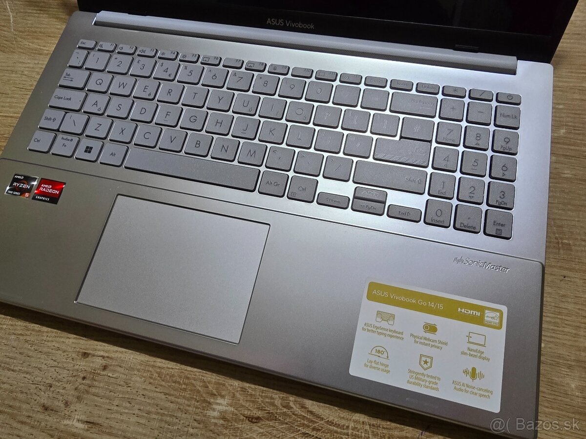 Asus Vivobook 15 Go Oled model 2024 s procesorom AMD ryzen 5 - 2