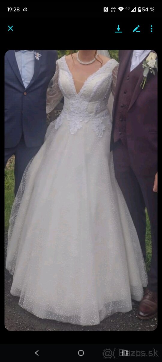 Krásne vyšívané svadobné šaty 5 - 2