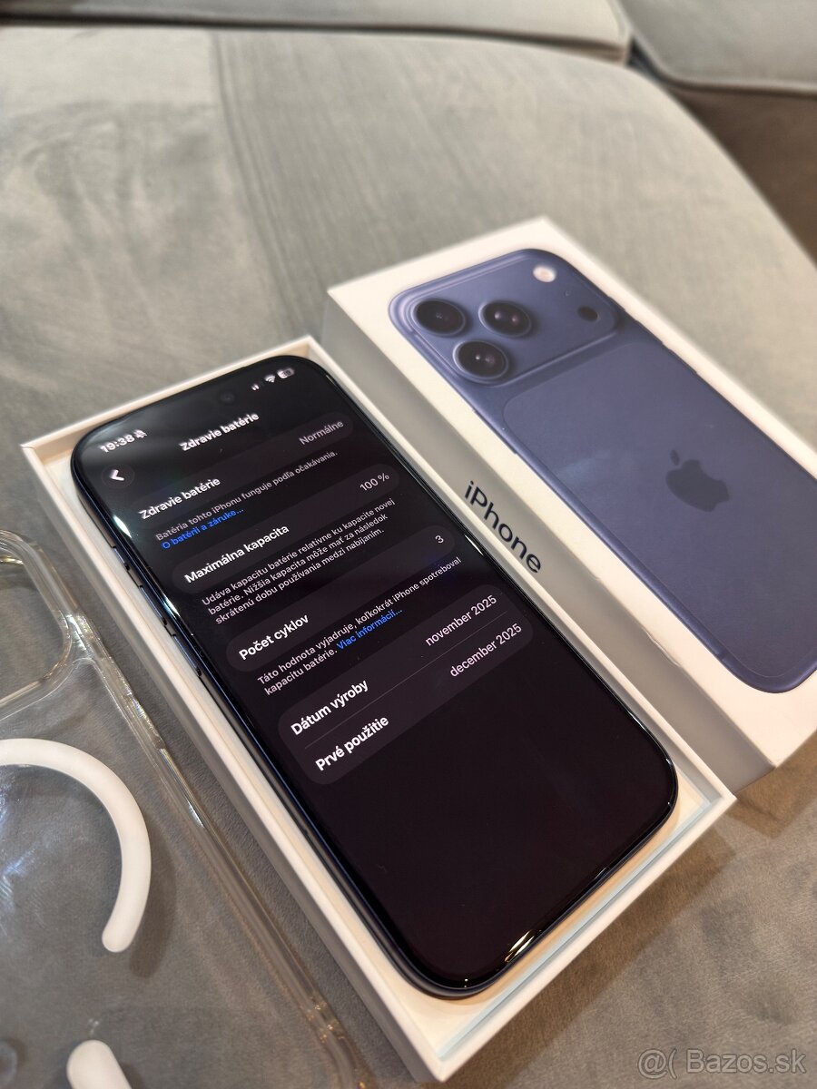 iPhone 17 Pro 256 gb deep blue - 2