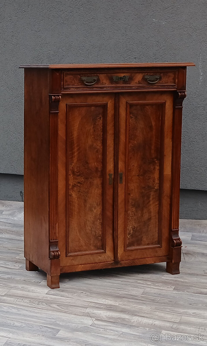 Skriňa Vertiko cca 1880. - 2