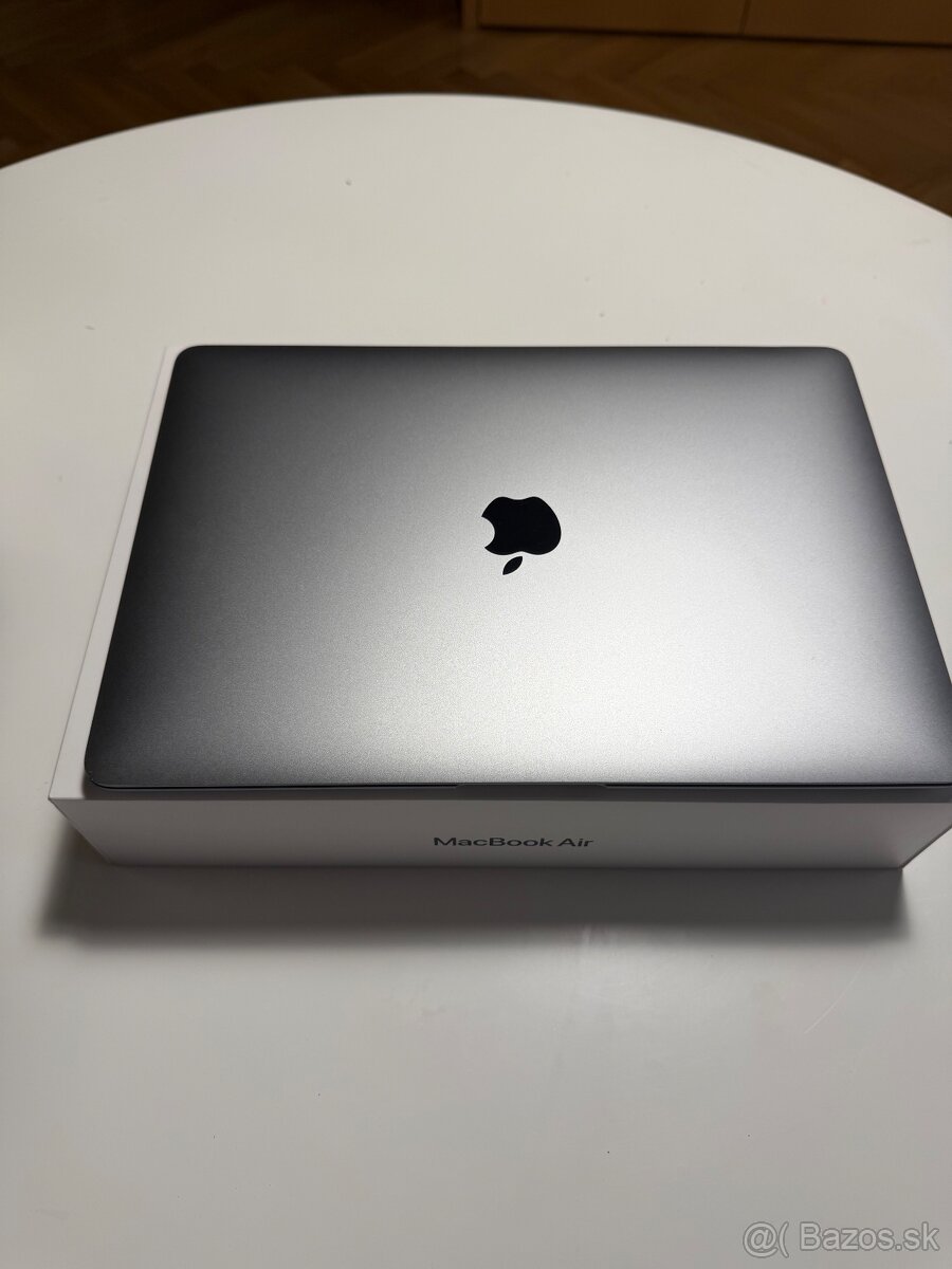 MacBook Air M1 / 256 / 8 - 2