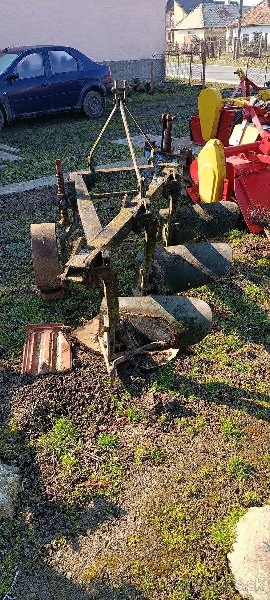 Pluh 3 radličný - 2