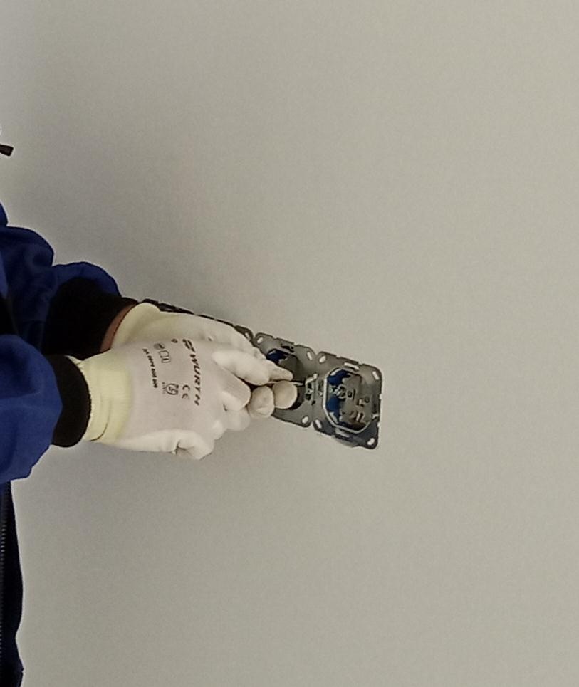 ELEKTRIKÁŘI, POMOCNÍCI, MONTÉŘI - 2