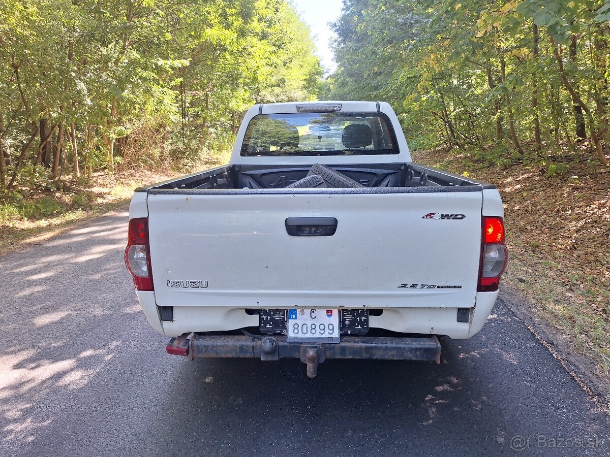 ISUZU D MAX 2,5 TD 4X4 100KW ŤAŽNÉ 3000 KG