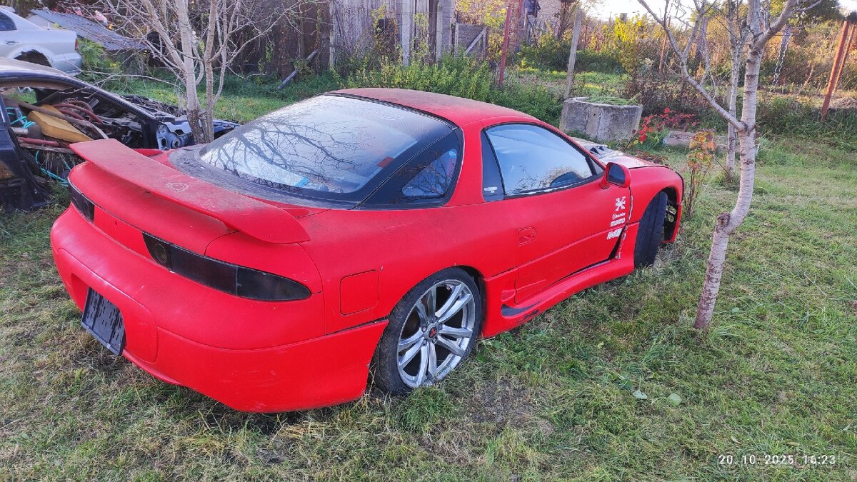 Mitsubishi 3000gt - 2