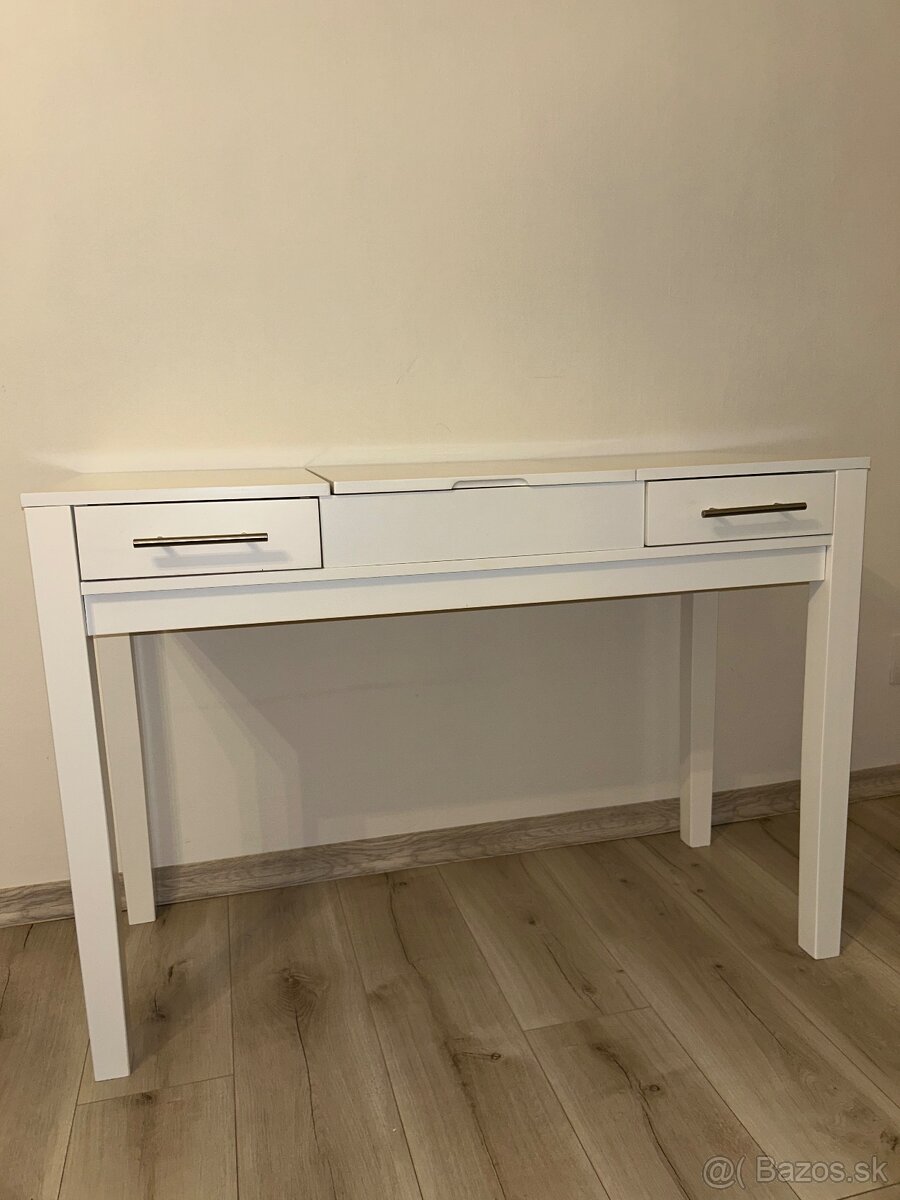 Kozmetický stolík - 2