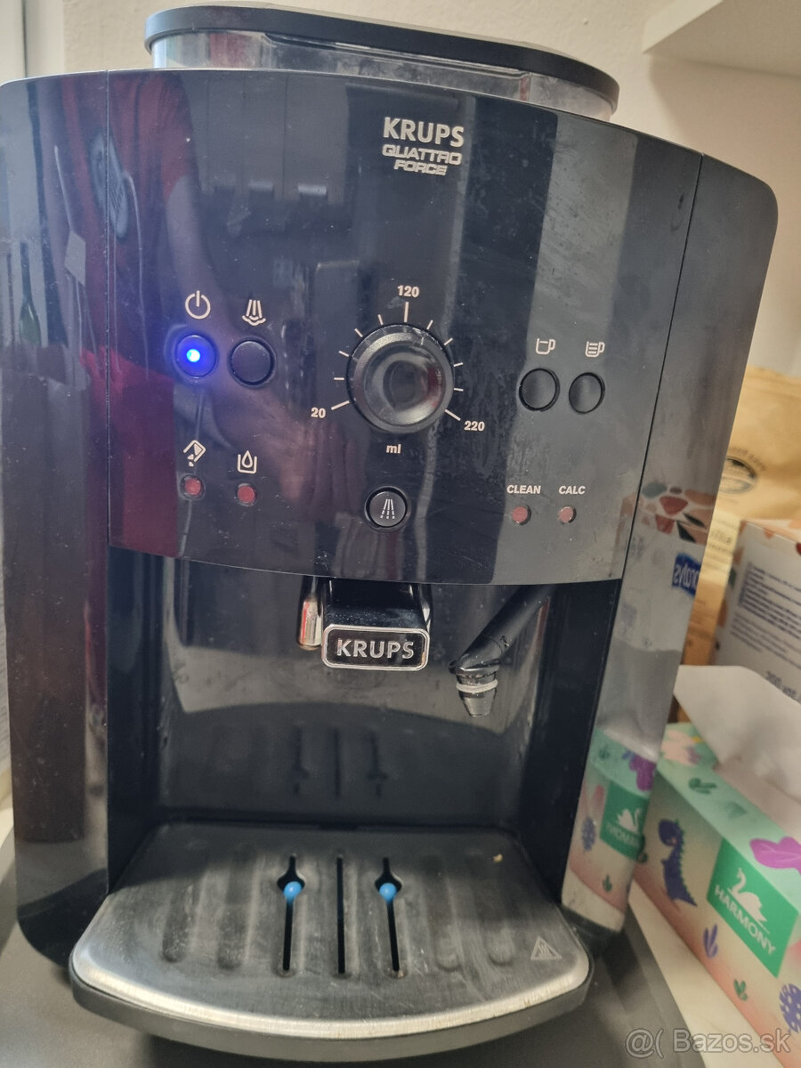 Automatický kávovar Krups Quatro Force EA8110 - 2