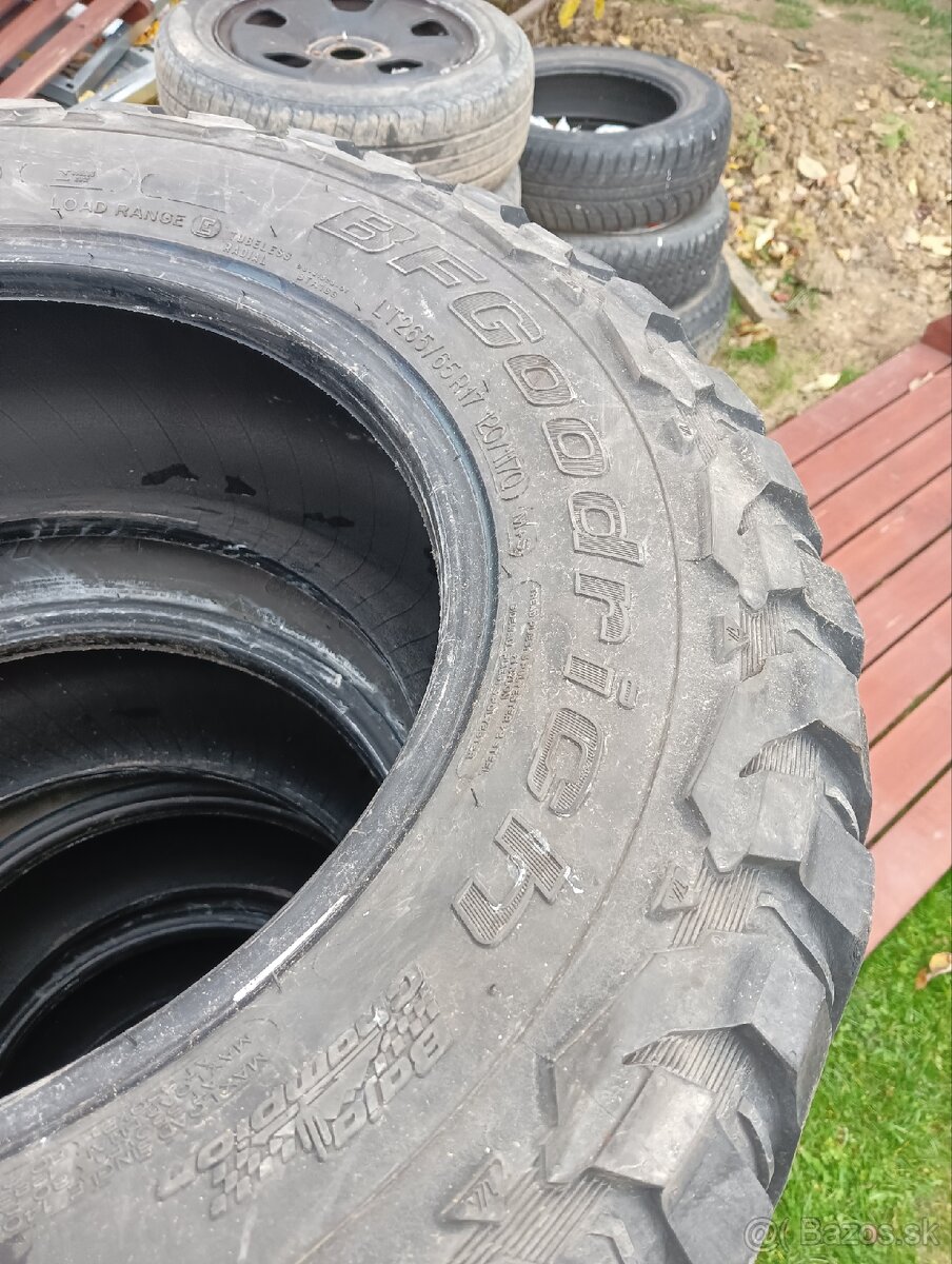 Bf Goodrich mud terrain km3 265/65r17 - 2