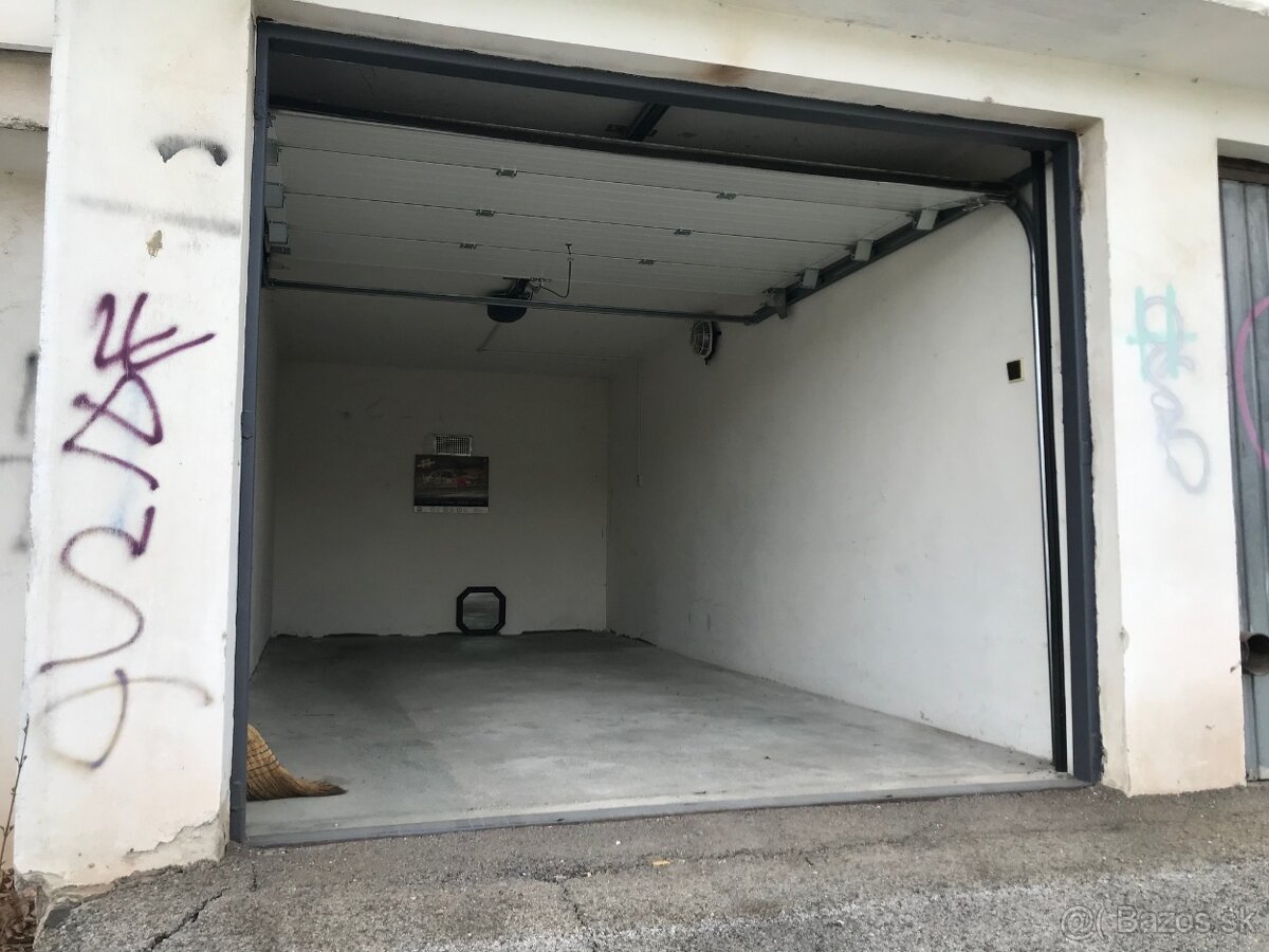 garaž Drábova, KVP - 2