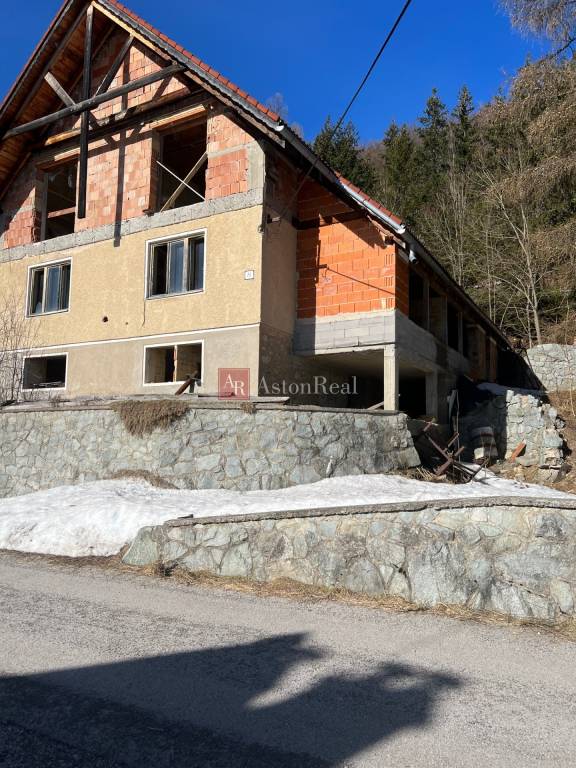 PREDAJ: Rozostavaný apartmánový dom - 2