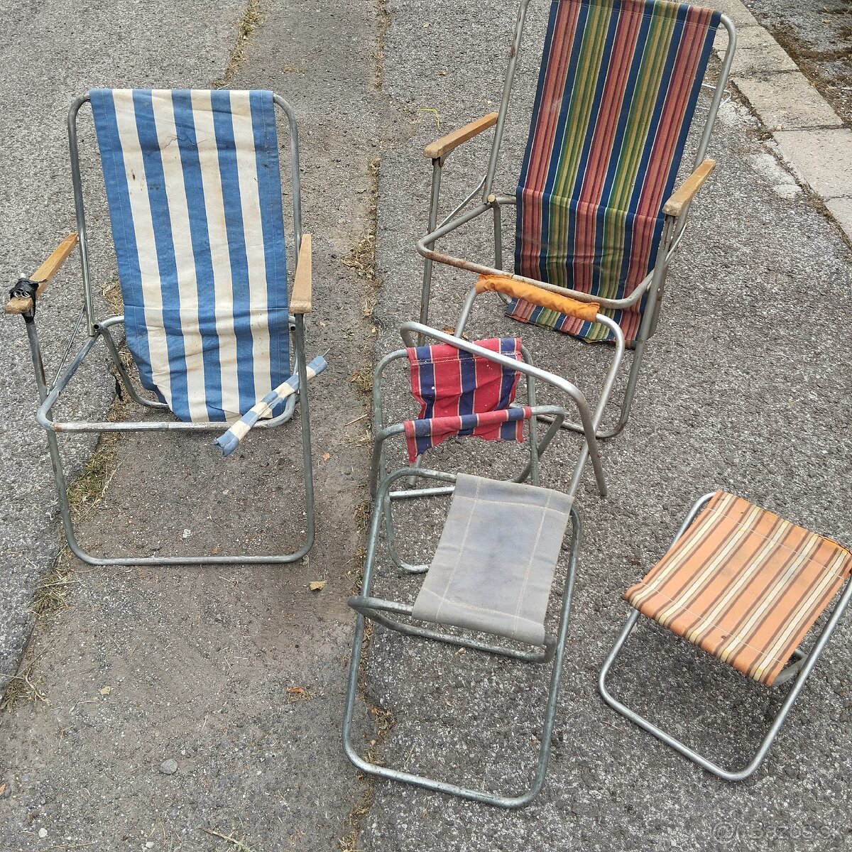 Retro stoličky na renováciu,všetky spolu za 7 eur - 2