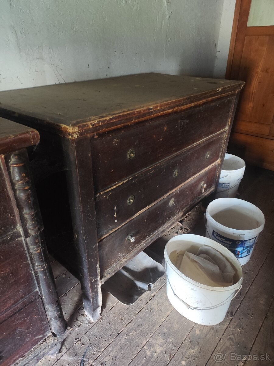 Starožitný nabytok - 2
