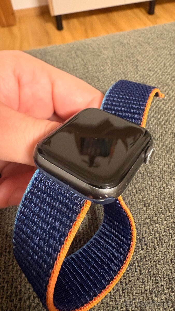 Predám Apple Watch SE 44mm 1.gen (2020) - 2