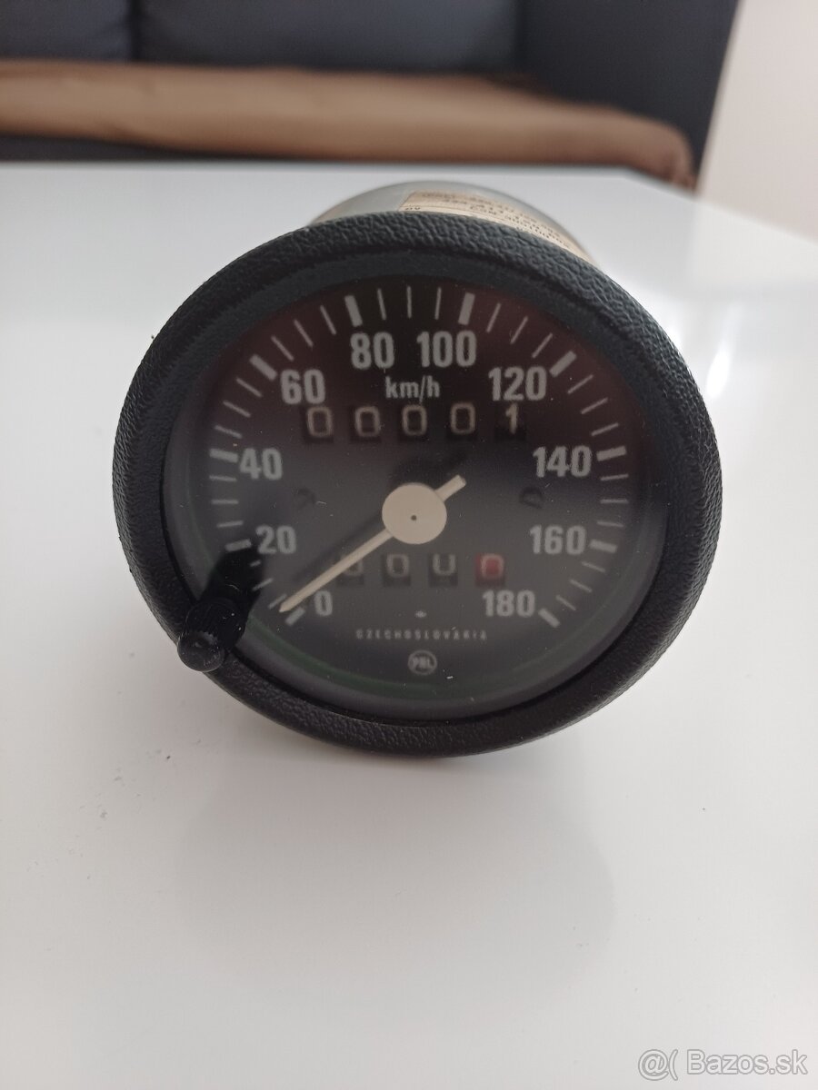 škoda 105,136 budíky - 2