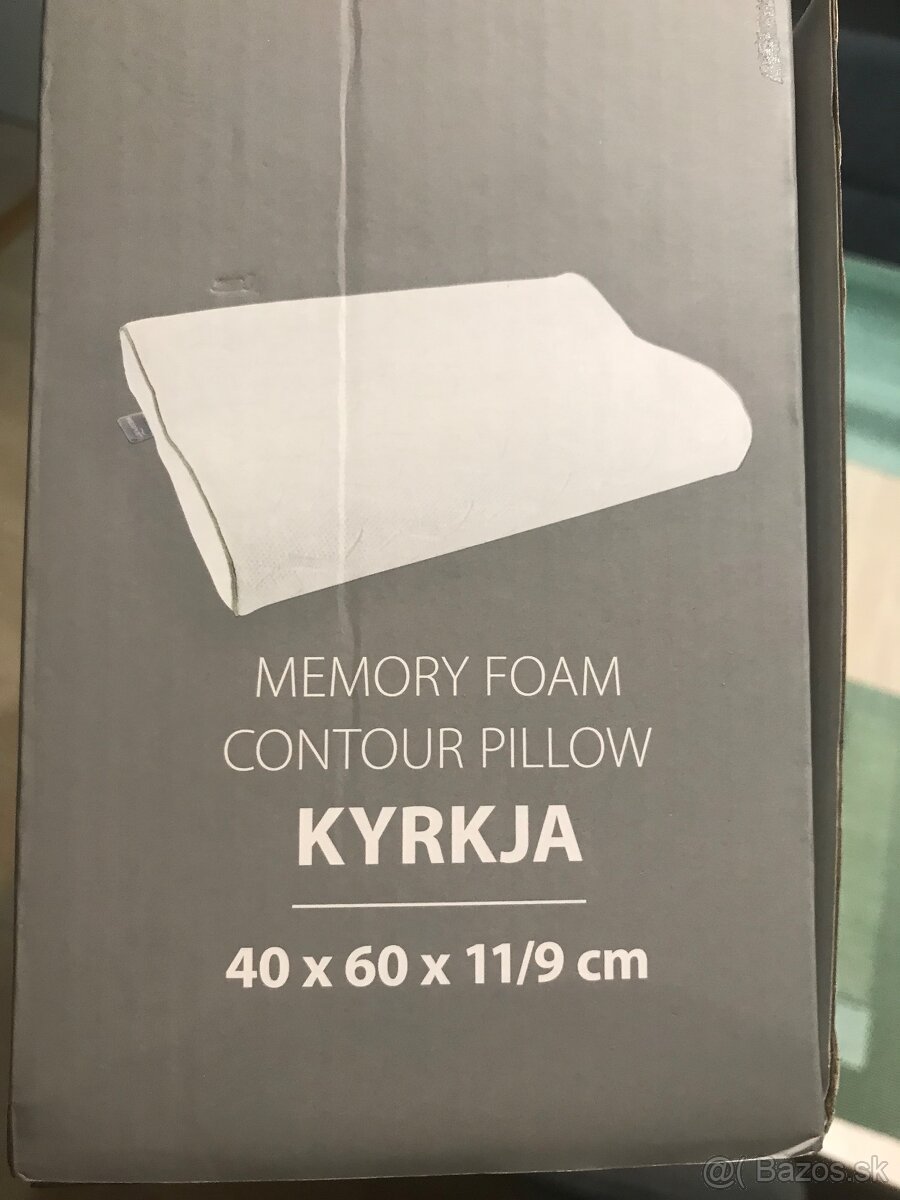 Vankus z pamatovej peny novy - 2