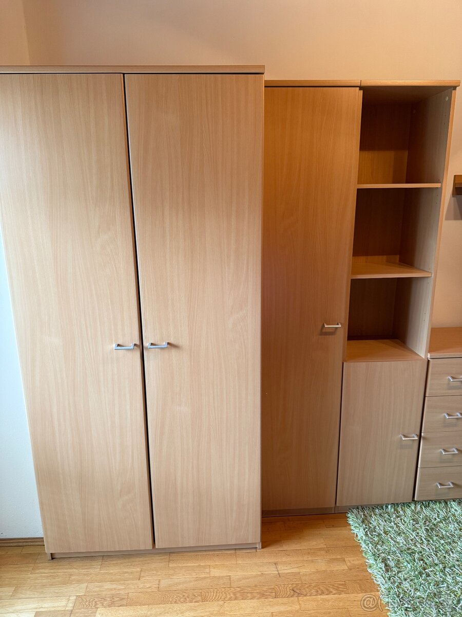 Predám študenskú zostavu - 2